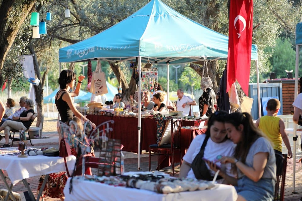 Narlıdere Belediyesi&rsquo;nin kadınların, hayatın merkezinde aktif rol alması adına başlattığı