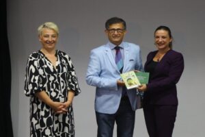 İzmir Şubesi Danışma Kurulu Üyesi ve Eşit Yaşam Derneği Başkanı