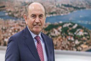 Eski İstanbul B&uuml;y&uuml;kşehir Belediye Başkanı Kadir Topbaş (76), koronavir&uuml;s tedavisi