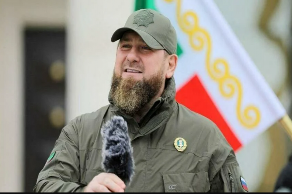 Rusya'nın Ukrayna'yı işgalinin ardından binlerce &Ccedil;e&ccedil;en savaş&ccedil;ıyı b&ouml;lgeye g&ouml;nderen &Ccedil;e&ccedil;enistan