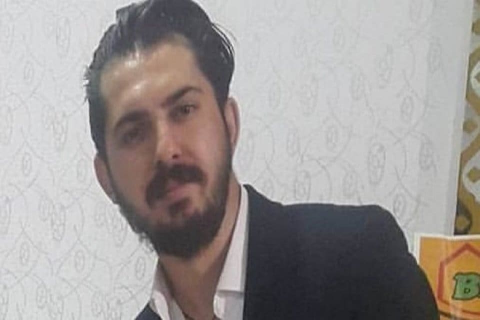Konya'da ma&ccedil; izleyip nargile i&ccedil;tiği kafeye polisin geldiğini g&ouml;r&uuml;nce, ka&ccedil;maya