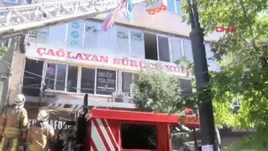 İstanbul Kağıthane'de 5 katlı binanın en &uuml;st katındaki tekstil at&ouml;lyesinde