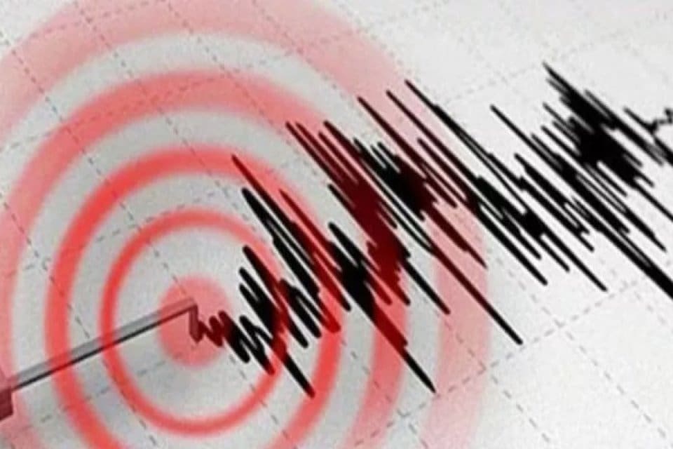 Kahramanmaraş'ın Onikişubat il&ccedil;esinde saat 12.40'ta 4,4 b&uuml;y&uuml;kl&uuml;ğ&uuml;nde deprem meydana geldi.