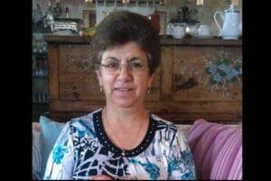 Muğla'nın Bodrum il&ccedil;esinde, mezarlık ziyareti d&ouml;n&uuml;ş&uuml; yolun karşısına ge&ccedil;erken otomobil