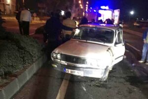 MANİSA’nın Turgutlu ilçesinde iddiaya göre kamyonun hatalı şerit değiştirmesi sonucu