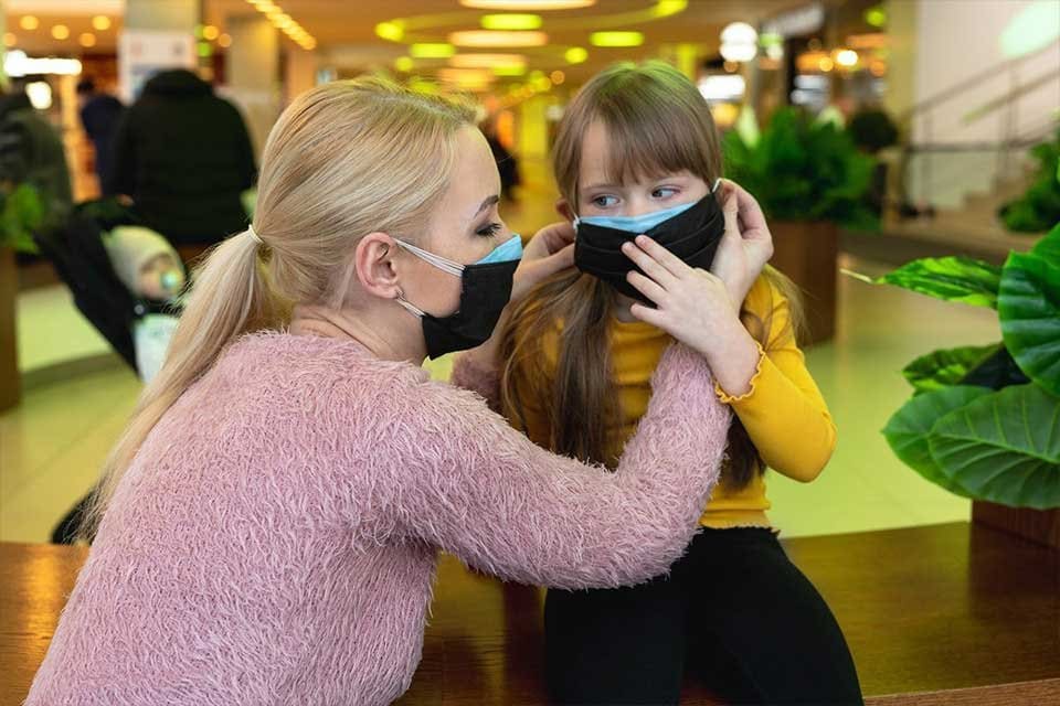 Yeni araştırmalara g&ouml;re Omicron&rsquo;un Delta&rsquo;dan 70 kart bulaşıcı olduğunu belirten