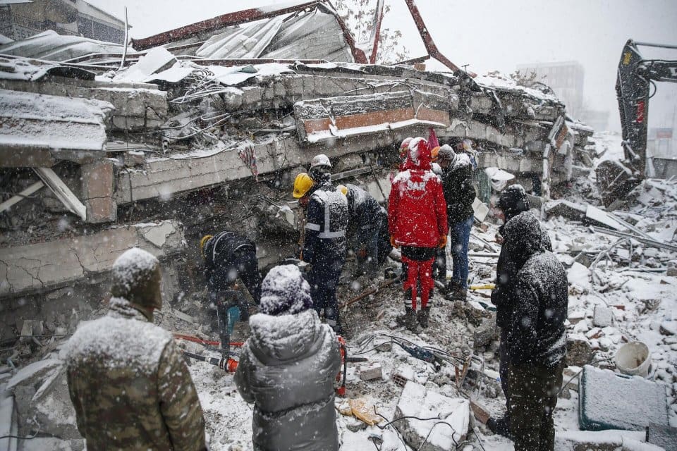 Meteoroloji'den uyarı &uuml;st&uuml;ne uyarı geldi. Marmara, Karadeniz, Doğu Anadolu, İ&ccedil;