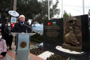 Karabağ Hocalı'da katledilenler t&ouml;renle anıldı. Azerbaycan&rsquo;ın Dağlık Karabağ b&ouml;lgesindeki Hocalı&rsquo;da