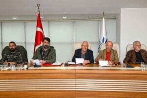 Karabağlar Belediyesi&rsquo;nde &ccedil;alışan toplam 930 iş&ccedil;iyi kapsayan toplu s&ouml;zleşme&nbsp;ile&nbsp;iş&ccedil;iler enflasyon