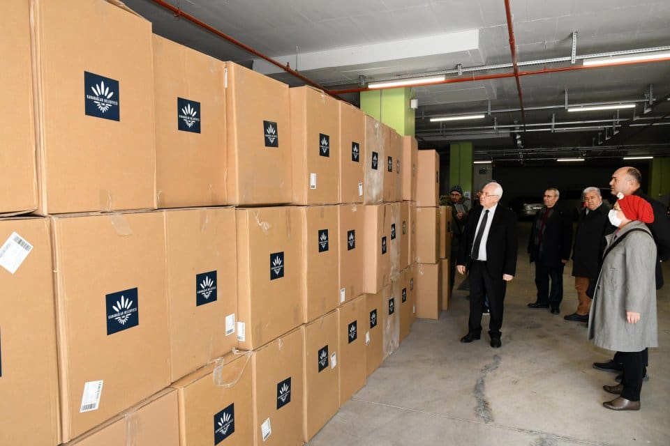 Karabağlar Belediyesi'nin T&uuml;rkiye'yi derinden sarsan depremlerin ardından başlattığı destek kampanyası
