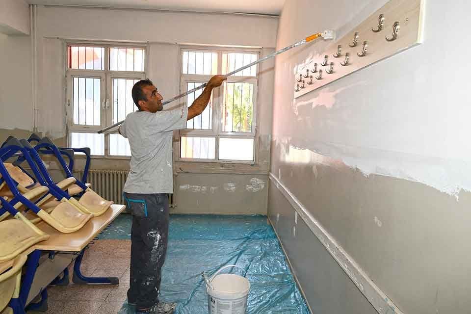 Karabağlar Belediyesi, kimin g&ouml;rev alanına girdiğine bakmaksızın eğitime destek &ccedil;alışmalarını