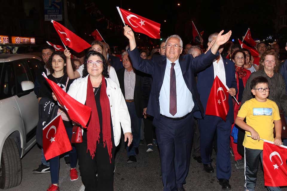 Kortejler oluşturulacak, “Ezginin Günlüğü” konser verecek. Karabağlar Belediyesi, büyük zorluklarla