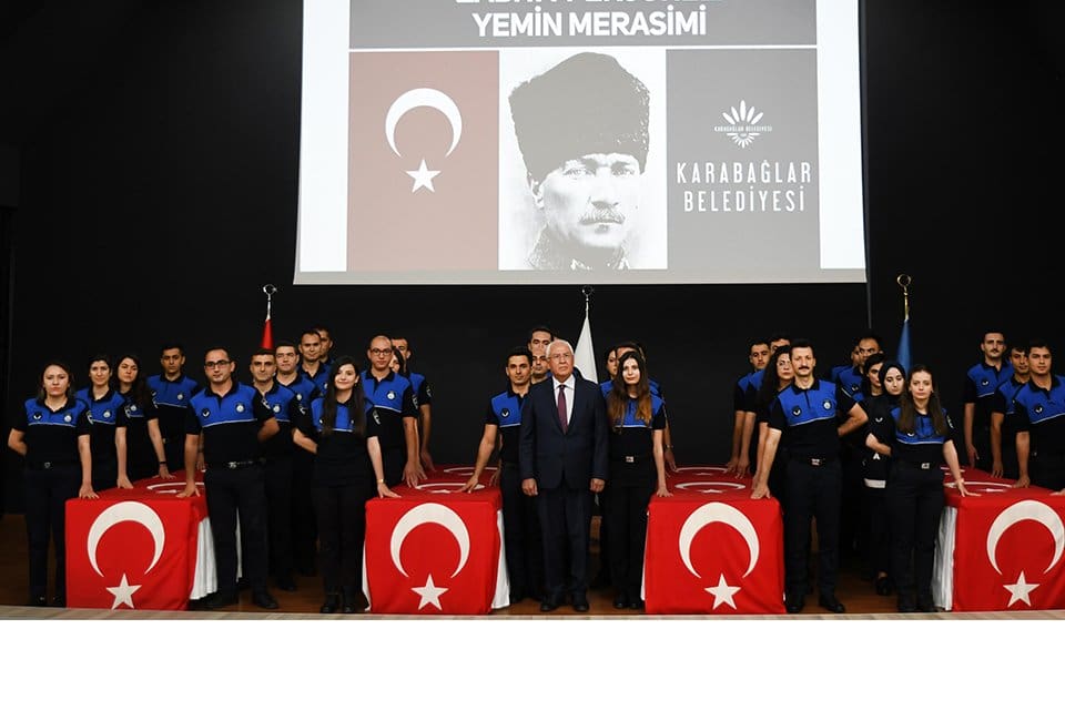 Karabağlar Belediyesi&rsquo;nde asıl memurluğa atanmaya hak kazanan 39 zabıta personeli,
