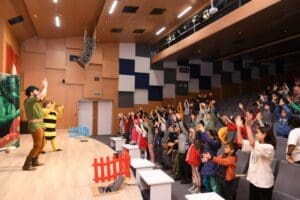 Karabağlar Belediyesi, kasım ara tatilinde &ouml;ğrencilerin zamanlarını verimli ve keyifli