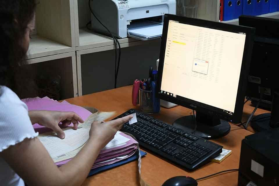 Karabağlar Belediyesi'nin e-d&ouml;n&uuml;ş&uuml;m s&uuml;reci kapsamında dijitalleştirme &ccedil;alışmaları aralıksız s&uuml;r&uuml;yor. Vatandaşlara