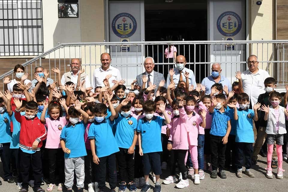 Başkan Selvitopu &ouml;ğrenciler ve ailelerin yanında olmaya devam edeceklerini s&ouml;yledi.