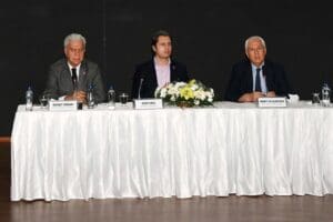 CHP İzmir İl Başkanlığı'nın esnaf kesiminin sorunlarını yerinde belirlemek ve