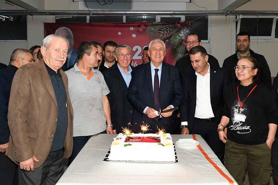 Karabağlar Belediye Başkanı Muhittin Selvitopu, 2023'e girmemize 1 g&uuml;n kala