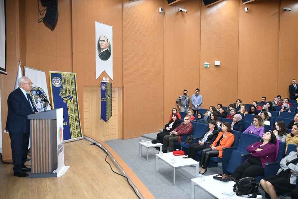 Karabağlar Kent Konseyi ve İzmir Soroptimist Kul&uuml;b&uuml; işbirliğiyle y&uuml;r&uuml;t&uuml;len &ldquo;Kız