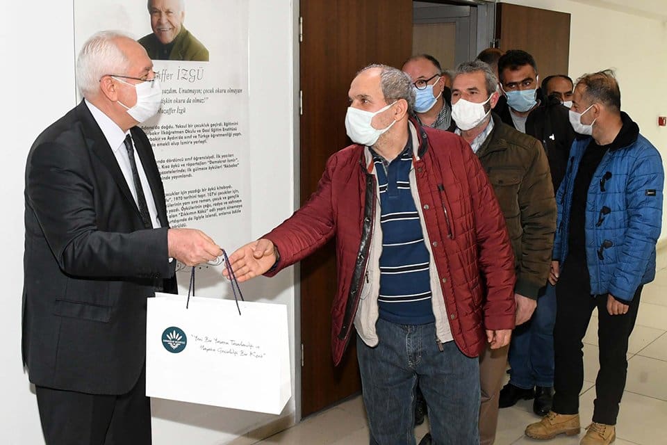 Karabağlar Belediyesi, koronavir&uuml;s salgınına karşı alınan &ouml;nlemler kapsamında işyerleri aylardır