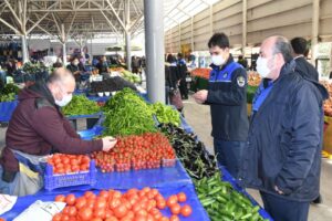 Karabağlar’da pazarlar, yılbaşı ve hafta sonu uygulanacak sokağa çıkma kısıtlamaları