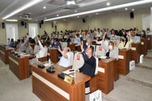 Millet İttifakı&rsquo;nın Karabağlar Belediye Meclisi &uuml;yeleri, &Ccedil;in Halk Cumhuriyeti&rsquo;nin baskı