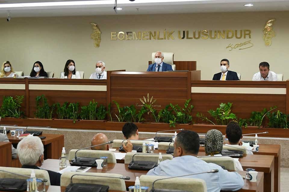 Karabağlar Belediye Meclisi'nin eyl&uuml;l ayı toplantısı, Karabağlar Belediye Başkanı Muhittin