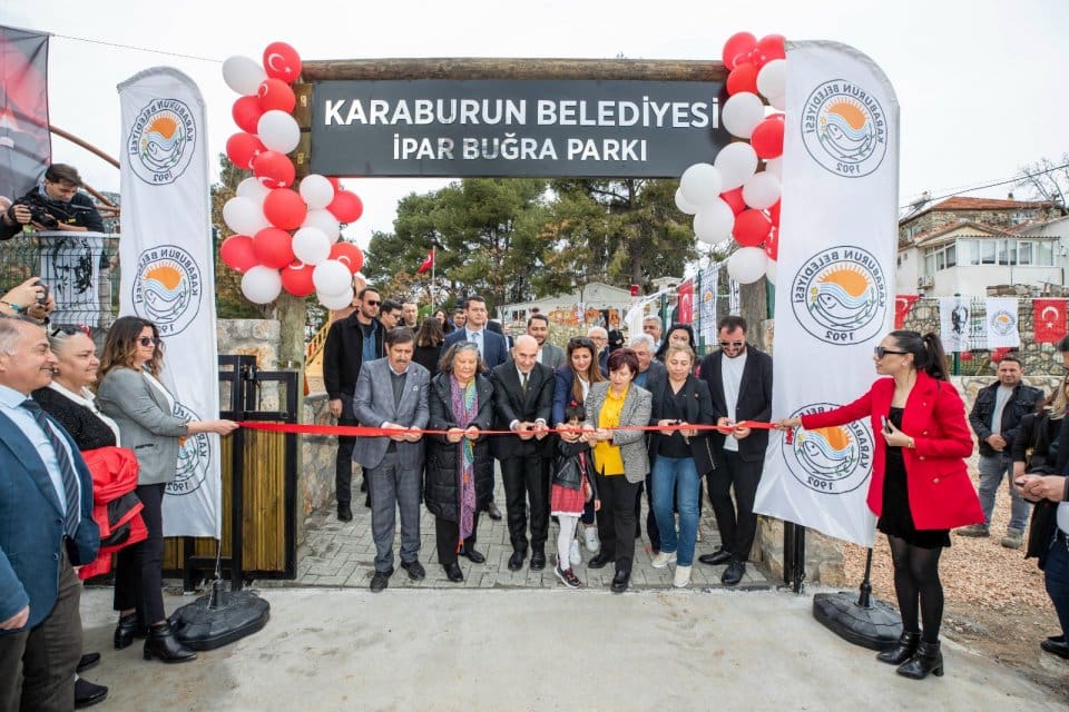 İzmir'de Karaburun Belediyesi tarafından yapımı tamamlanan Gen&ccedil;lik Eğitim ve K&uuml;lt&uuml;r