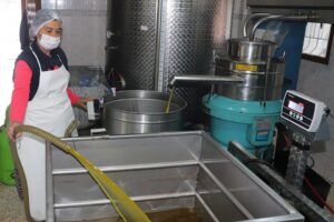 Karaburun Belediyesi&rsquo;nin yarımadadaki tarımsal &uuml;r&uuml;nlerin daha fazla katma değer yaratması