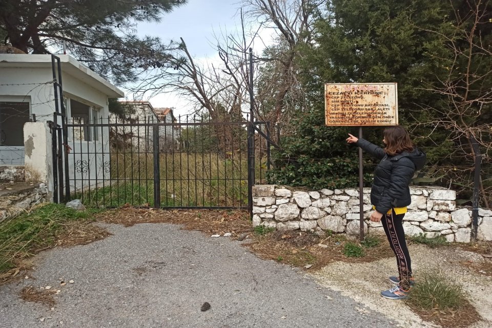 30 Ekim’de yaşanan 6,9 şiddetindeki deprem sonrasında hizmet binası hasar