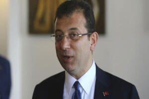 İBB Başkanı Ekrem İmamoğlu, Trabzon'da basın mensuplarının sorularını yanıtladı. İmamoğlu
