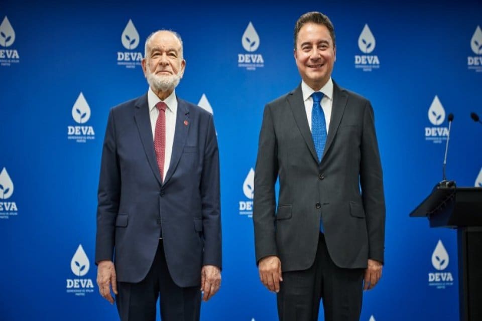 &nbsp; Saadet Partisi Genel Başkanı Temel Karamollaoğlu ile DEVA Partisi
