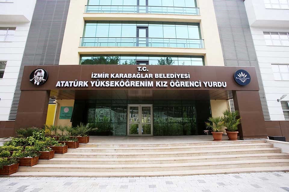 Karabağlar Belediyesi Atat&uuml;rk Y&uuml;ksek&ouml;ğrenim Kız &Ouml;ğrenci Yurdu kısa s&uuml;rede doldu.