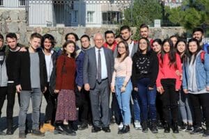 Eğitimde fırsat eşitliğini sağlamak amacıyla kurulan Karabağlar Belediyesi Sosyal Etkinlik