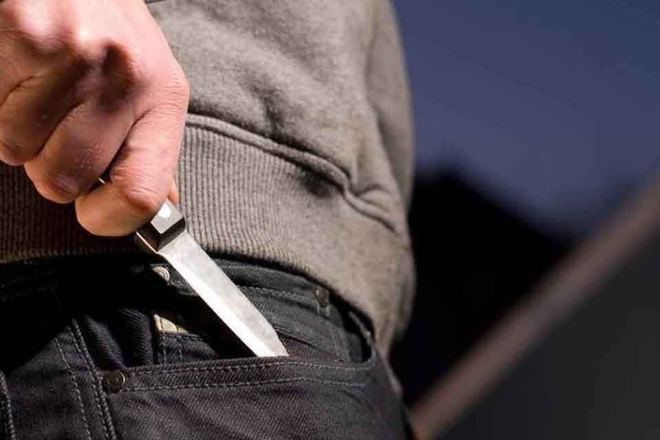 İZMİR'in Menderes il&ccedil;esinde tartıştığı kardeşi Abdulali Demir'i (19) bı&ccedil;aklayarak &ouml;ld&uuml;ren
