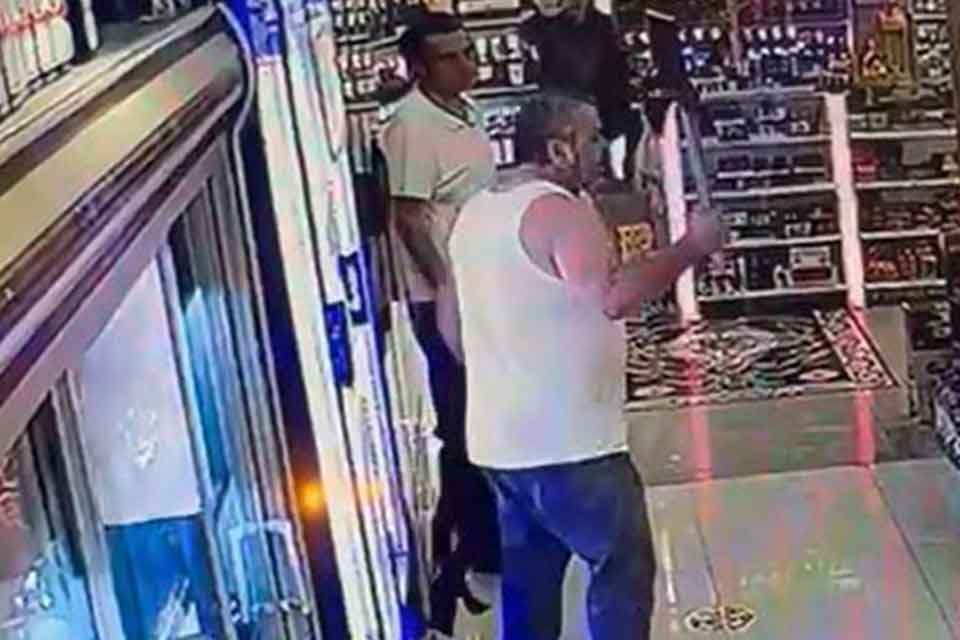 MUĞLA'nın Bodrum ilçesinde Hüseyin A., aralarında husumet bulunan kardeşi Mehmet