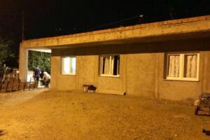 Manisa'nın Turgutlu İl&ccedil;esinde, inşaatı yeni biten evde iki kardeş arasında