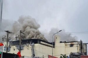 Vietnam'da bir karaoke barda yangın &ccedil;ıkması sonucu 12 kişi hayatını