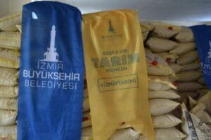 İzmir B&uuml;y&uuml;kşehir Belediyesi&rsquo;nin kuraklıkla m&uuml;cadele eden Kars&rsquo;ın Susuz il&ccedil;esine verdiği