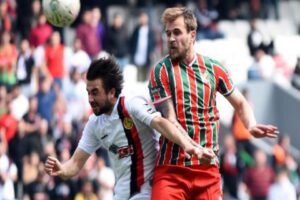 TFF 3'üncü Lig 1'inci Grup'ta hakemin rakip lehine tartışmalı penaltı