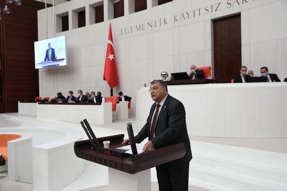 CHP İzmir Milletvekili Kamil Okyay Sındır, Milli Eğitim Bakanlığı tarafından