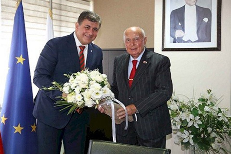 Karşıyaka’nın 1994 – 1999 dönemi Belediye Başkanı, Bosna Hersek Türkiye