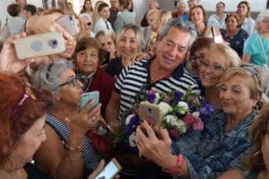 İl&ccedil;ede yaşayan ileri yaşlı vatandaşlar i&ccedil;in pek &ccedil;ok proje ger&ccedil;ekleştiren