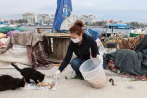 Karşıyaka Belediyesi, İl&ccedil;e Tarım ve Orman M&uuml;d&uuml;rl&uuml;ğ&uuml; ve hayvansever vatandaşlar,