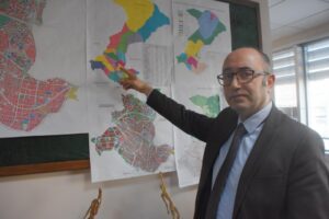 İzmir'in Karşıyaka ilçesinde, 3 mahalleyi kapsayan kentsel dönüşüm imar planında