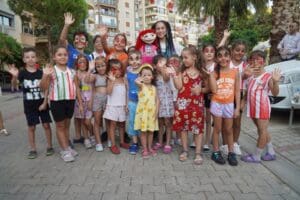 Karşıyaka Belediyesi tarafından her hafta bir mahallede d&uuml;zenlenen &lsquo;Sokak Senin&rsquo;