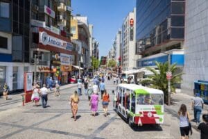 Karşıyaka &Ccedil;arşı&rsquo;nın revizyonu i&ccedil;in Karşıyaka Belediyesi tarafından y&uuml;r&uuml;t&uuml;len projenin en