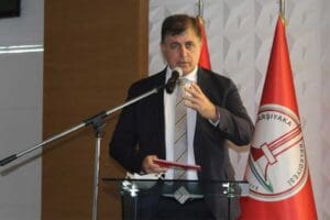 Karşıyaka &Ccedil;arşısı&rsquo;nın yeniden d&uuml;zenlenmesiyle ilgili Dokuz Eyl&uuml;l &Uuml;niversitesi (DE&Uuml;) ve