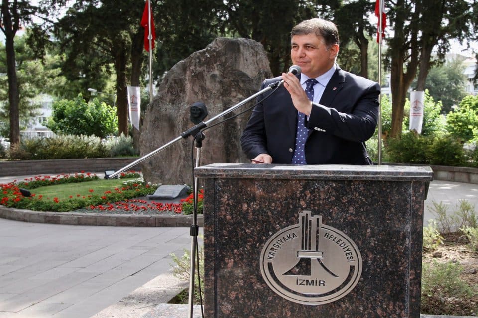 Ulu &Ouml;nder Gazi Mustafa Kemal Atat&uuml;rk&rsquo;&uuml;n Karşıyaka&rsquo;ya geldiği ve Karşıyaka