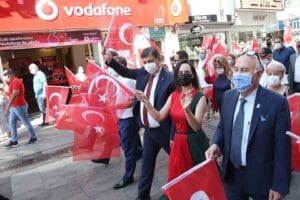 Ulu &Ouml;nder Gazi Mustafa Kemal Atat&uuml;rk&rsquo;&uuml;n Karşıyaka&rsquo;ya geldiği ve Karşıyaka